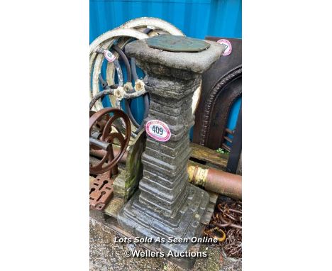 CONCRETE SUNDIAL 82CM (H) X 37CM (W) X 37CM (D)