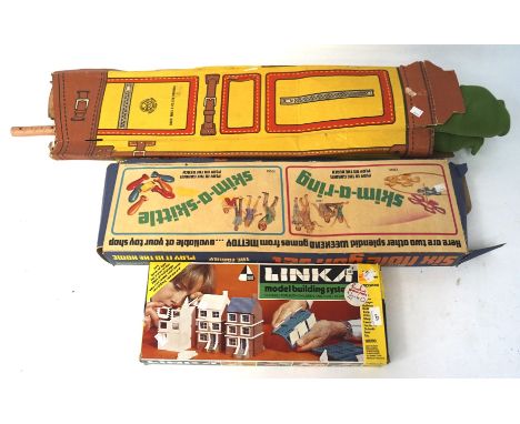Two vintage golf games, comprising Pro shot golf by Marx and Mettoy weekend six hole golf set, both in original boxes, togeth