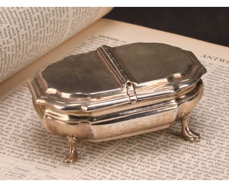 An early 18th century German silver shaped rectangular table double snuff box, hinged covers, hoof feet, 10cm wide, Johann Ph