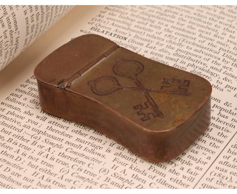 A 19th century brass Masonic snuff box, hinged cover engraved with crossed keys, 7cm long 