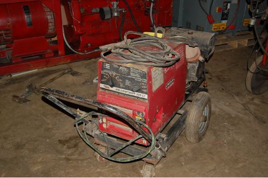 Lincoln Weldanpower 225-G7 Gasoline Operated Welder, Model #WP-225-G7