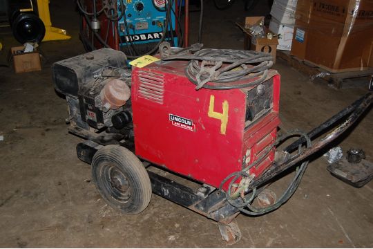 Lincoln Weldanpower 225-G7 Gasoline Operated Welder, Model #WP-225-G7