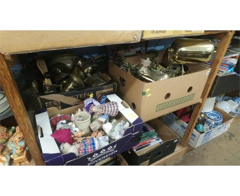 Shelf of assorted brassware etc.