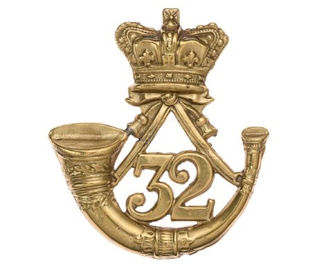 32nd (Cornwall) Light Infantry Victorian glengarry badge c. 1874-81. Good scarce die-stamped brass crowned strung bugle with 