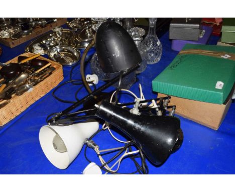 VINTAGE ANGLEPOISE TYPE BLACK DESK LAMP TOGETHER WITH A FURTHER METAL ADJUSTABLE DESK LAMP AND A FURTHER SMALL WHITE DESK LAM