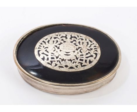 Early 18th century tortoiseshell and silver mounted snuff box of oval form, the slightly domed cover inlaid with pierced oval