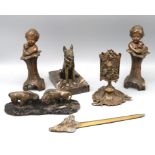 6 teiliges Konvolut, bestehend aus 5 Bronze- und Zinkgussfiguren sowie eines Brieföffners, 1 x Marm