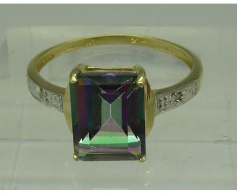 A 9ct gold, diamond and mystic topaz ring, weight 1.7g, size O