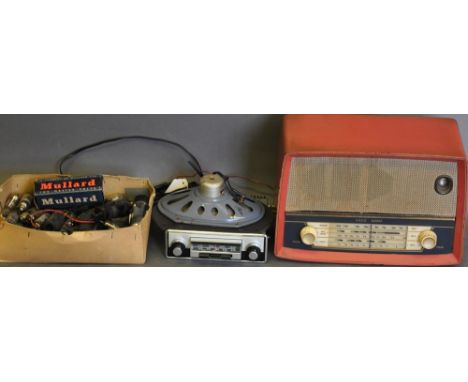 A vintage E.K.Col Ekco Model U700 radio together with  a quantity of assorted valves and a vintage World Radio (under licence