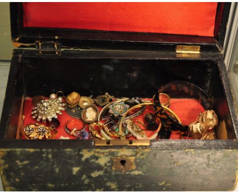 A late Victorian green leather jewellery box containing assorted costume jewellery including micro mosaic brooches, a mother 