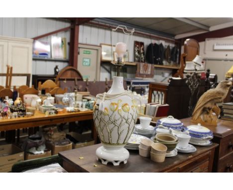 A large Italian pottery table lamp