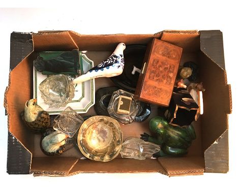 A mixed box of ceramics to include animal figurines, a number of vintage ashtrays one with bubble glass, ceramic figurines, a