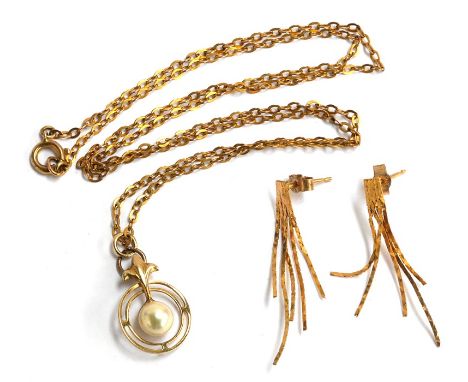 9ct gold pearl pendant (pendant approx 2cm) together with gold drop earrings, gross weight 3.1g