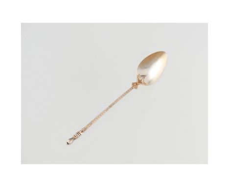 A preserves spoonFrench gilt silverHandle "à la Russe" of beading and acanthus decoration on guilloche ground, the top balust