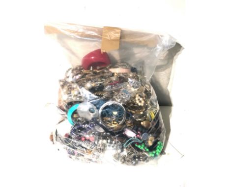 10kg UNSORTED COSTUME JEWELLERY inc. Bangles, Necklaces, Rings, Earrings.