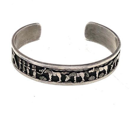 Benny Benally Navajo sterling silver storyteller bracelet 
