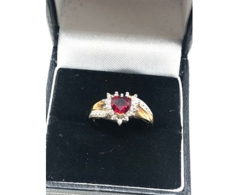 9ct gold synthethic ruby heart &amp; diamond cluster dress ring (2.1g)