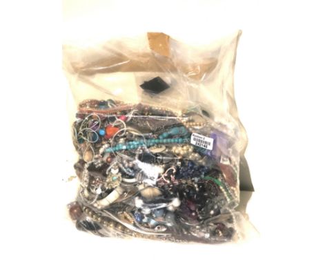 10kg UNSORTED COSTUME JEWELLERY inc. Bangles, Necklaces, Rings, Earrings.