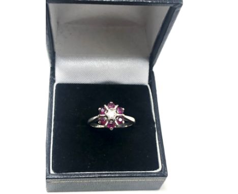 18ct white gold diamond &amp; ruby ring (3.4g)