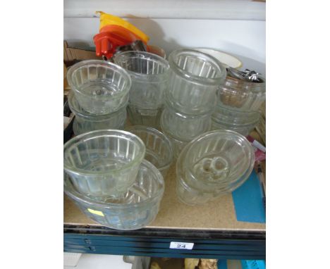 QUANTITY OF GLASS AND CERAMIC JELLY MOULDS