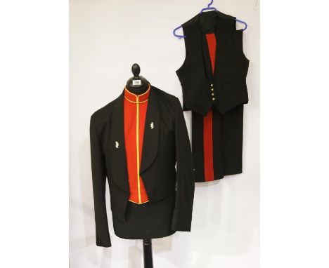 Mess clothing to REME and Royal Corp of Signals. P&amp;P Group 3 (£25+VAT for the first lot and £5+VAT for subsequent lots) 