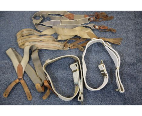 Mixed WWII style naval belts and uniform braces. P&amp;P Group 3 (£25+VAT for the first lot and £5+VAT for subsequent lots) 
