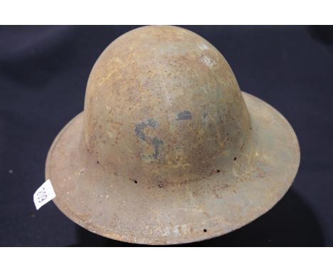 Rusty French WWI helmet, lacking liner and chinstrap. P&amp;P Group 2 (£18+VAT for the first lot and £2+VAT for subsequent lo