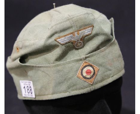 German WWII style field cap. P&amp;P Group 2 (£18+VAT for the first lot and £2+VAT for subsequent lots) 