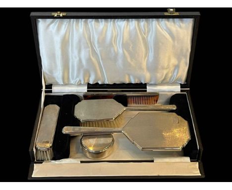 Silver engine turned brush set, Birmingham 1945, cased, and small silver box.