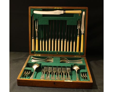 A canteen of EPNS silver plated flatware, Gladwin Ltd of Sheffield, original oak case, 42cm wide 