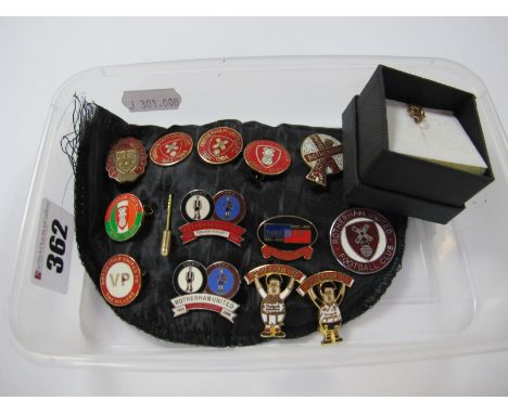 Rotherham United 9ct Gold Pennant, of windmill club badge, 1950/ 60's enamelled badge, eleven later and stick pin. (14) 