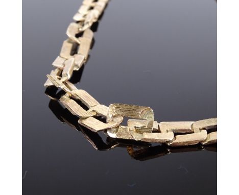 A Vintage Scottish 9ct gold textured flat curb link necklace, maker's marks SUE, hallmarks Edinburgh 1977, necklace length 46