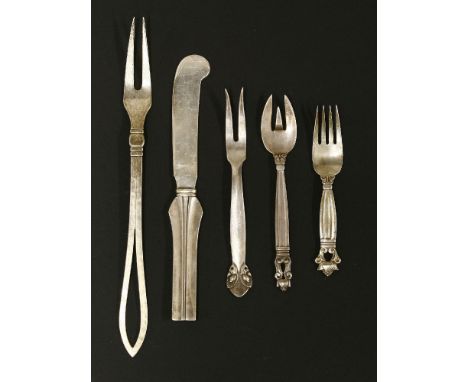 Two 'Acorn' pattern forks,a 'Bittersweet' fork,a butter knife, anda pickle fork (5)