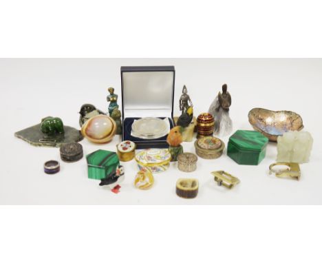 Mixed lot of collectable items including two stone carved birds, 6cm high, two malachite trinket boxes, a Crumbles, a Halcyon