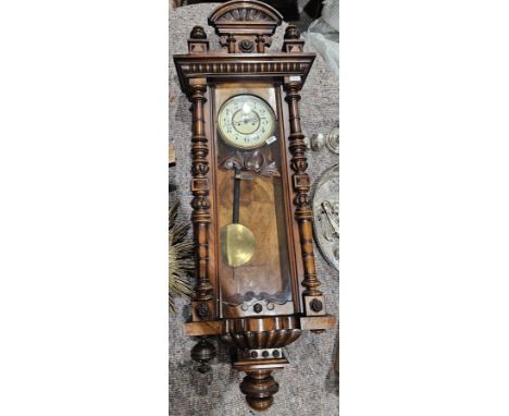 Late 19th/early 20th century Vienna regulator style wall clock, the circular dial with subsidiary seconds dial in walnut case