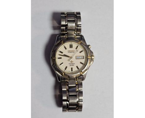 Gent's Seiko Kinetic Titanium SQ100 bi-colour stainless steel bracelet watch, the circular dial with date aperture, in box&nb