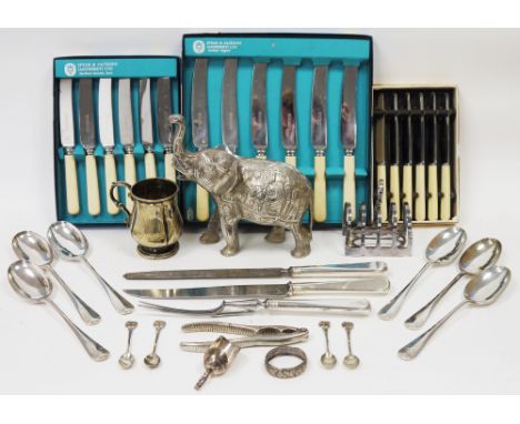 Viners 'The Parish Collection' canteen of silver plate cutlery, Hanover pattern, eight place setting, comprising eight table 