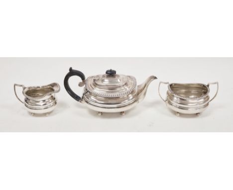 Edward VII silver three piece tea service, Sheffield 1924, William Hutton &amp; Sons, comprising teapot, milk and sugar, of s