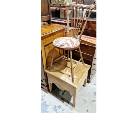 Arts &amp; Crafts late 19th/early 20th century spindleback chair&nbsp;on turned tapered legs united by H-stretcher, 80cm high