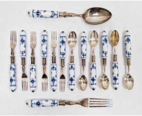 Set of six Edward VII dessert forks and six teaspoons&nbsp;with embossed silver bands, Sheffield 1905, William Beatson &amp; 