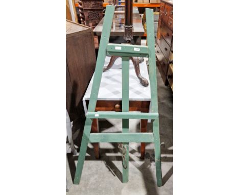 Mid-century green painted pine floorstanding picture easel, 128cm high x 75cm wide&nbsp;