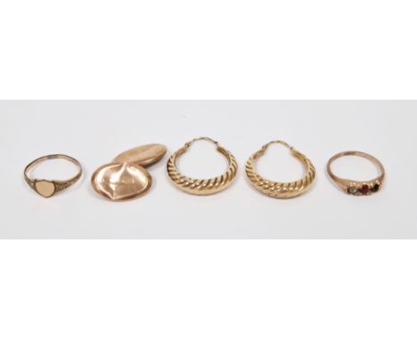Pair of 9ct yellow gold hoop earrings with lobed decoration, 2.3cm diameter, single 9ct yellow gold cufflink, yellow metal he