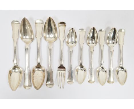 Set of Russian silver 840 grade flatware&nbsp;including four tablespoons, 21.5cm long, a table fork and six dessert spoons, e