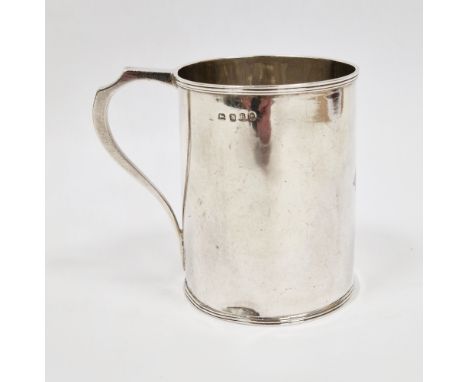 George III silver mug&nbsp;of plain cylindrical form, engraved with initials, reeded top rim and foot rim and loop handle, 9c