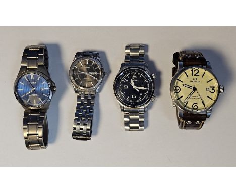 Gent's Lorus stainless steel wristwatch&nbsp;with blue circular dial, baton numerals, gent's Sekonda stainless steel 50m wris