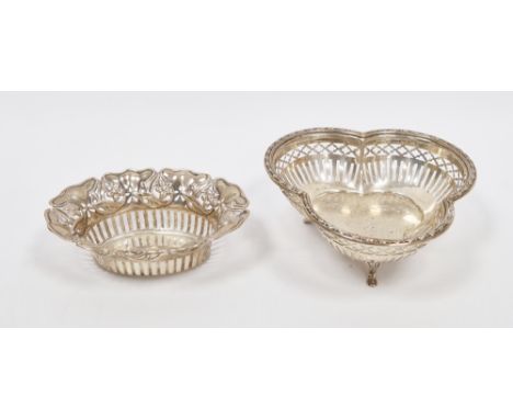 Edward VII silver pierced edged bowl, Birmingham 1905, The Alexander Clark Manufacturing Co, of oval form with Art Nouveau em