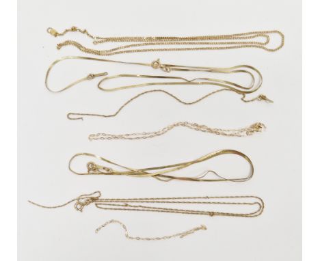 Two 9k yellow gold snake link necklaces, 38cm long, 14k yellow gold fine chain, 45cm long and two 9ct yellow gold fine chains