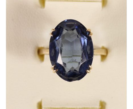 A 9ct gold blue paste dress ring, 4.3gm, Q 