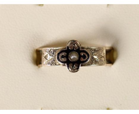 A Victorian 9ct gold, black enamel and half pearl mourning ring, marks worn, lacking hair, 1.9gm, S. 
