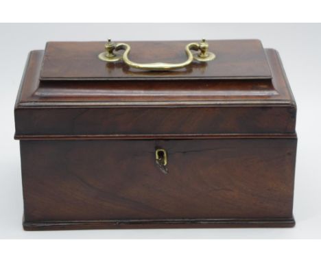 George III mahogany tea caddy with 3 section interior, 24cm x 13cm, 15cm high approx